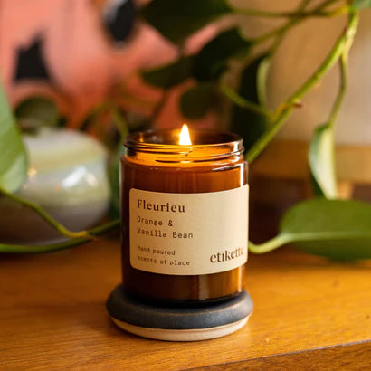 Etikette 'Fleurieu' Hand Poured Soy Wax Candle