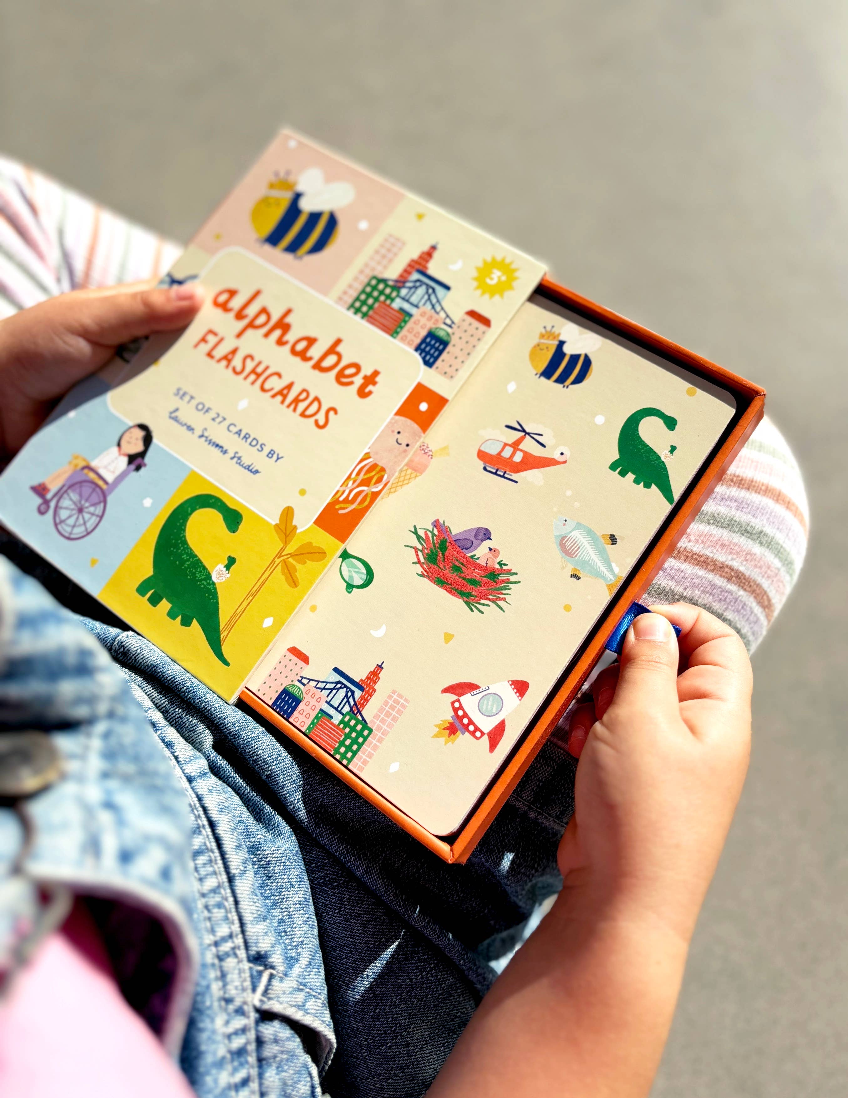 A-Z Illustrated Alphabet Flashcards - Kids Toys and Learning